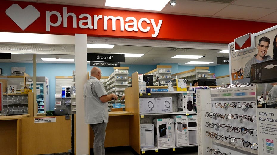 CVS, Walgreens reduce the availability of Covid -vaccine in 16 states and DC