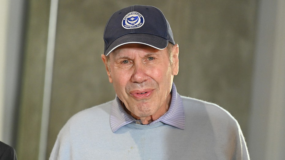 Eisner claims that the Government has put pressure on Disney to suspend Jimmy Kimmel