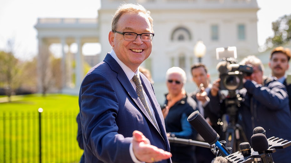 Trump advisor Kevin Hassett opposes the presidential influence on the Federal Reserve