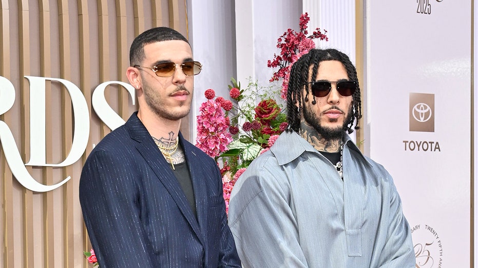 Lonzo, the podcast of Lianangelo Ball on the way to Intred Media