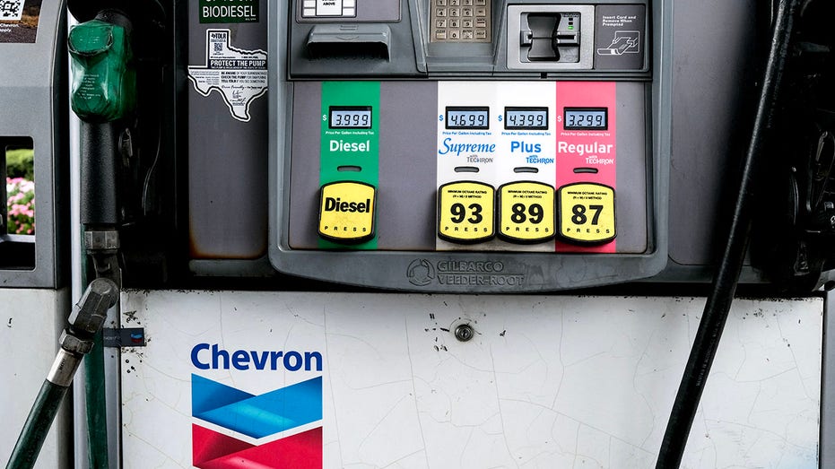 Drivers spend less of their income on gas than in 20 years