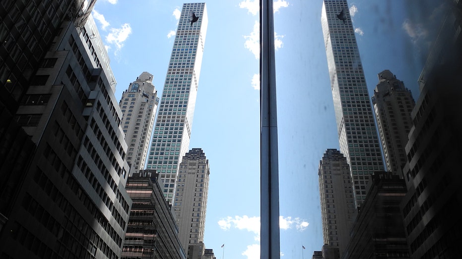 The facade of 432 Park Ave has hundreds of cracks raising safety concerns