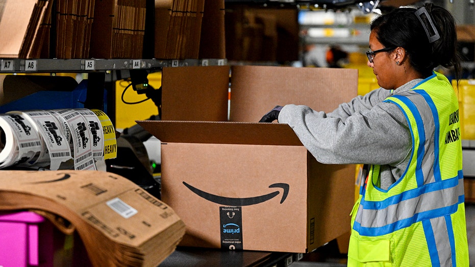 Summer jobs at Amazon this year offer an hourly wage of $23 for seasonal workers