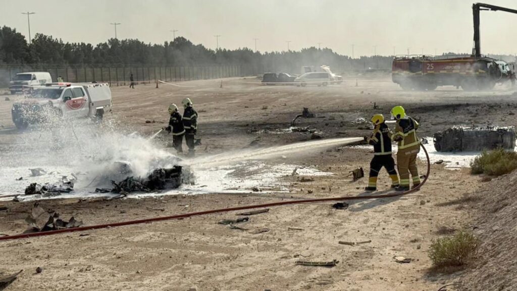 Indian fighter jet crashes during Dubai Air Show, killing pilot