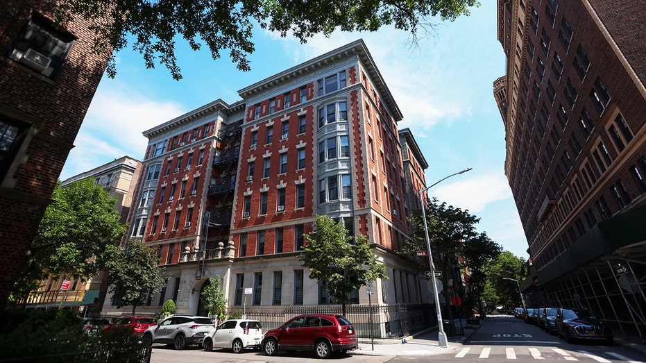 NYC rent freeze proposal prompts warnings from experts about market damage