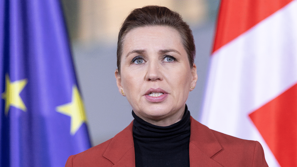 The Danish Prime Minister calls early elections because she wants to take advantage of the Greenland position