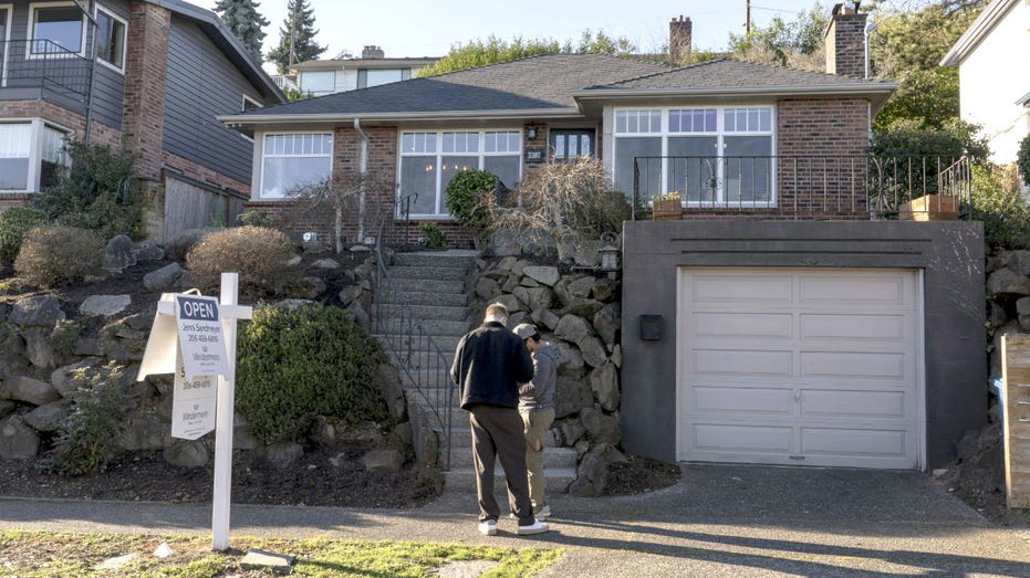 Mortgage rates drop to 5.98%: Freddie Mac