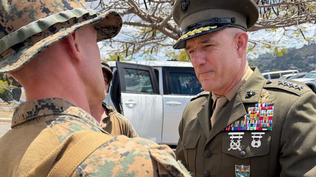 The leader of the US Southern Command visits Venezuela after the capture of Maduro