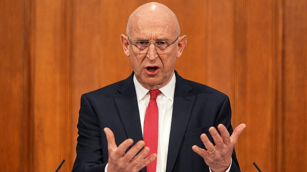 Britain warns Putin after Russian submarine operation in the North Sea