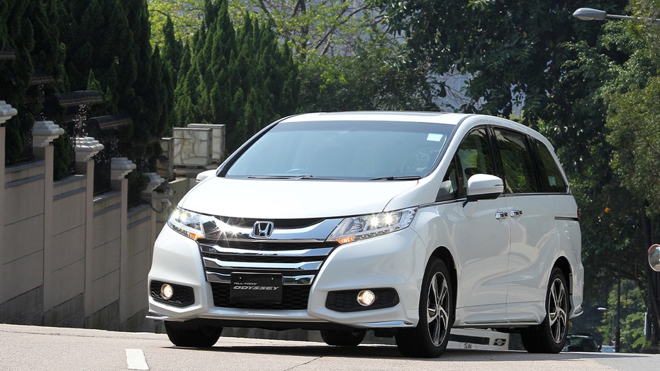 Honda is recalling 440K Odyssey minivans due to risk of airbag deployment